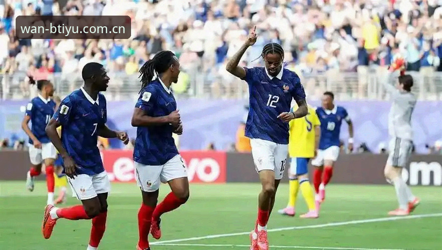老编辑上手实录：在B体育官方版复盘法国队大胜，德尚的“重构”与登贝莱的“节奏”